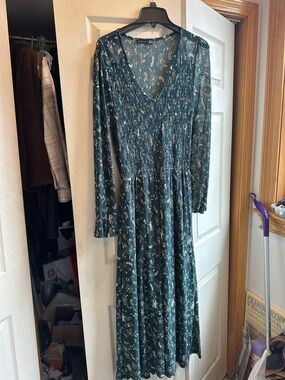 Black Tape_ Teal Floral Long-Sleeve V-Neck Maxi Dress